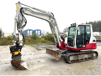 Escavadeira TAKEUCHI