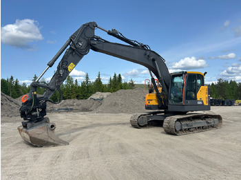Escavadeira VOLVO ECR235EL