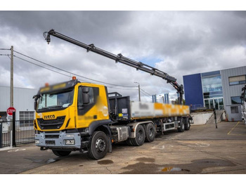 Camião de caixa aberta/ Plataforma IVECO Trakker