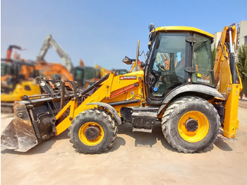 Retroescavadeira JCB 3CX