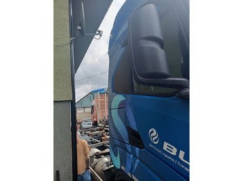 Camião transportador de contêineres/ Caixa móvel IVECO 26460: foto 2