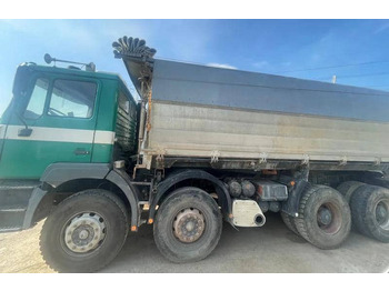 Camião basculante MAN
