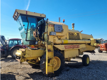 Ceifeira debulhadora NEW HOLLAND