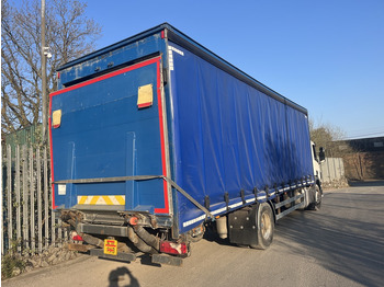 Locação financeira de Scania P230 4x2 Curtain side Scania P230 4x2 Curtain side: foto 3