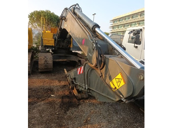 Escavadora de rastos VOLVO EC210B