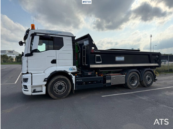 Camião polibenne Hook lift MAN TGS 26.510 with crane flatbed and gravel flatbed: foto 2 Camião polibenne Hook lift MAN TGS 26.510 with crane flatbed and gravel flatbed: foto 2