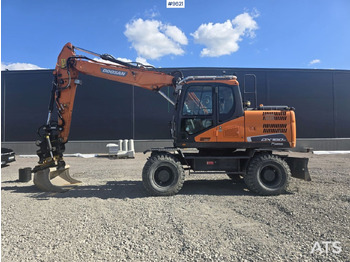 Escavadeira de rodas DOOSAN DX160W