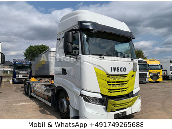 Camião transportador de contêineres/ Caixa móvel IVECO S-WAY