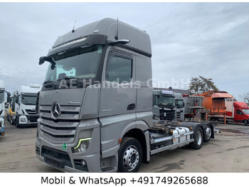 Camião transportador de contêineres/ Caixa móvel MERCEDES-BENZ Actros 2545