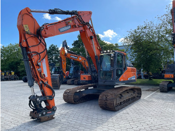 Escavadora de rastos DOOSAN DX235