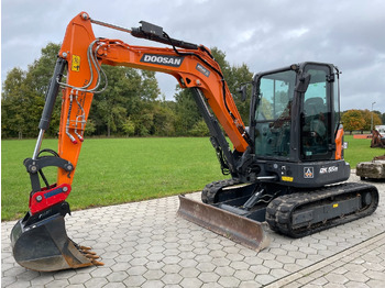 Mini escavadeira DOOSAN DX55