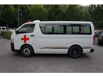Minibus, Furgão de passageiros novo Toyota Hiace STANDARD ROOF ambulance 2.5L Diesel Manual: foto 2