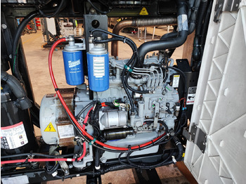 Locação financeira de  Motore Frigo Carrier Vector 1550 Motore Frigo Carrier Vector 1550: foto 3