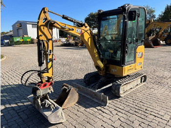 Escavadora de rastos CATERPILLAR 301.8
