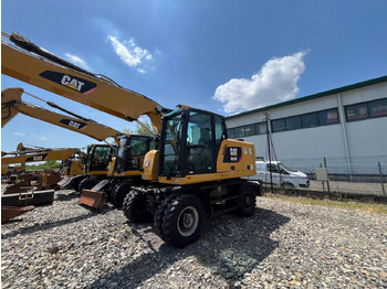 Escavadeira de rodas CATERPILLAR M318F