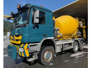Camião betoneira LIEBHERR