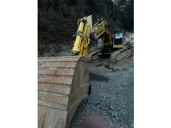 Escavadora de rastos NEW HOLLAND