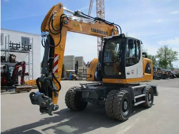 Escavadeira de rodas LIEBHERR A 916
