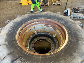 Pneu para Máquina agrícola BKT 600/70R30 till Case Magnum 310: foto 3