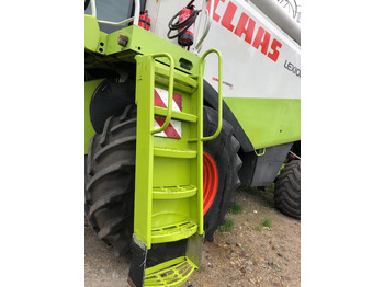 Estribo CLAAS