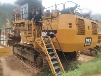 Escavadora de rastos CATERPILLAR