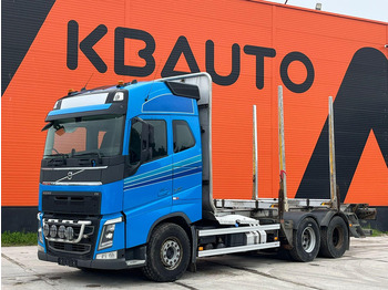 Camião de transporte de madeira VOLVO FH 540