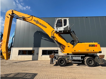 Manipulador de material SENNEBOGEN