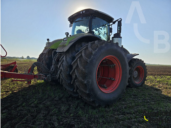 Trator Claas Axion 960: foto 4