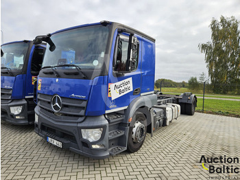 Camião chassi MERCEDES-BENZ Actros 1843