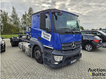 Camião chassi MERCEDES-BENZ Actros 1843