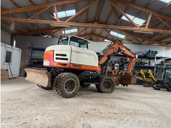 Escavadeira de rodas TEREX