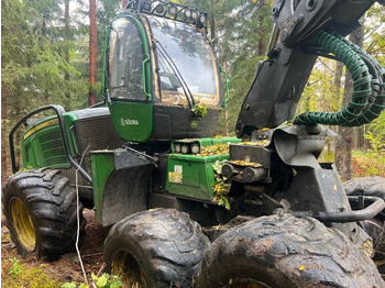 Harvester JOHN DEERE