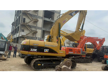 Escavadora de rastos CATERPILLAR 320CL