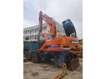 Escavadeira de rodas DOOSAN DH210W-7