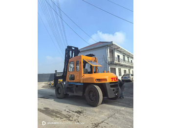 Empilhador a diesel TCM