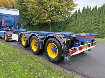 Semi-reboque transportador de contêineres/ Caixa móvel D-TEC