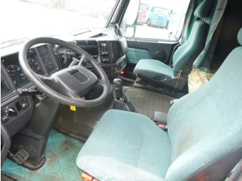 Fotografia de interior 1: Tractor Volvo FH 12.380 FH12 380 MANUAL airco