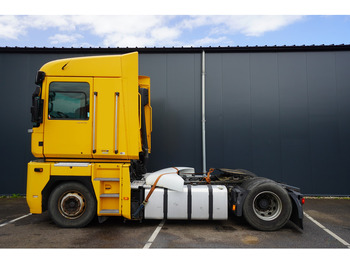 Tractor RENAULT Magnum 480