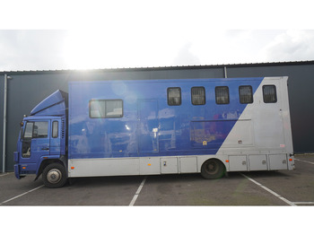 Camião de transporte de cavalos VOLVO FL6