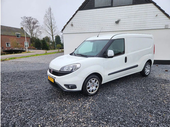Furgão compacto FIAT Doblo