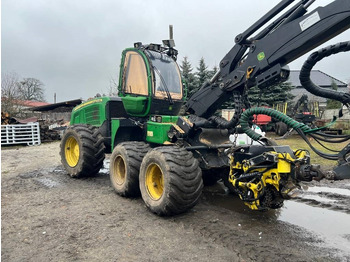 Harvester JOHN DEERE