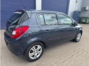 Sedan Opel Corsa **EURO4-AIRCO**: foto 4