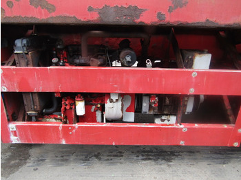 Semi-reboque cisterna VACUUM TANKER TRAILER TRI AXLE 1996 STEEL TANK FITTED WITH 3CYL PERKINS DONKEY ENGINE: foto 2