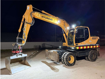 Escavadeira de rodas HYUNDAI