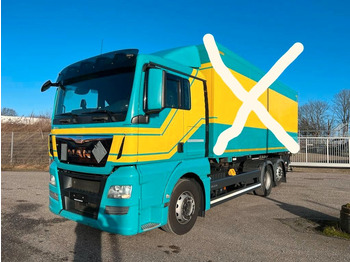Camião transportador de contêineres/ Caixa móvel MAN