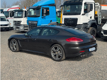 Sedan PORSCHE