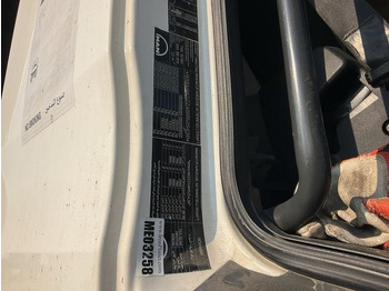 Caminhão de lixo MAN TGA33.360: foto 5