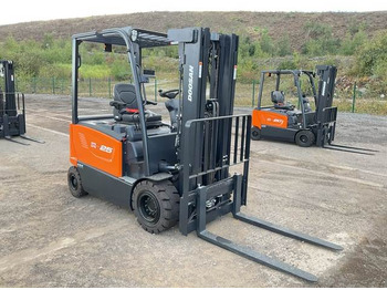 Empilhador elétrico Doosan B25X-7 PLUS: foto 4
