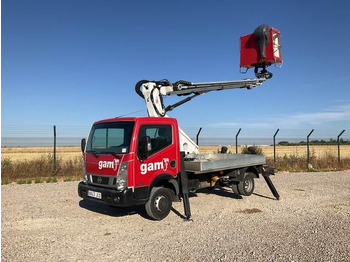 Caminhão com plataforma aérea NISSAN
