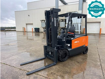 Empilhador elétrico DOOSAN